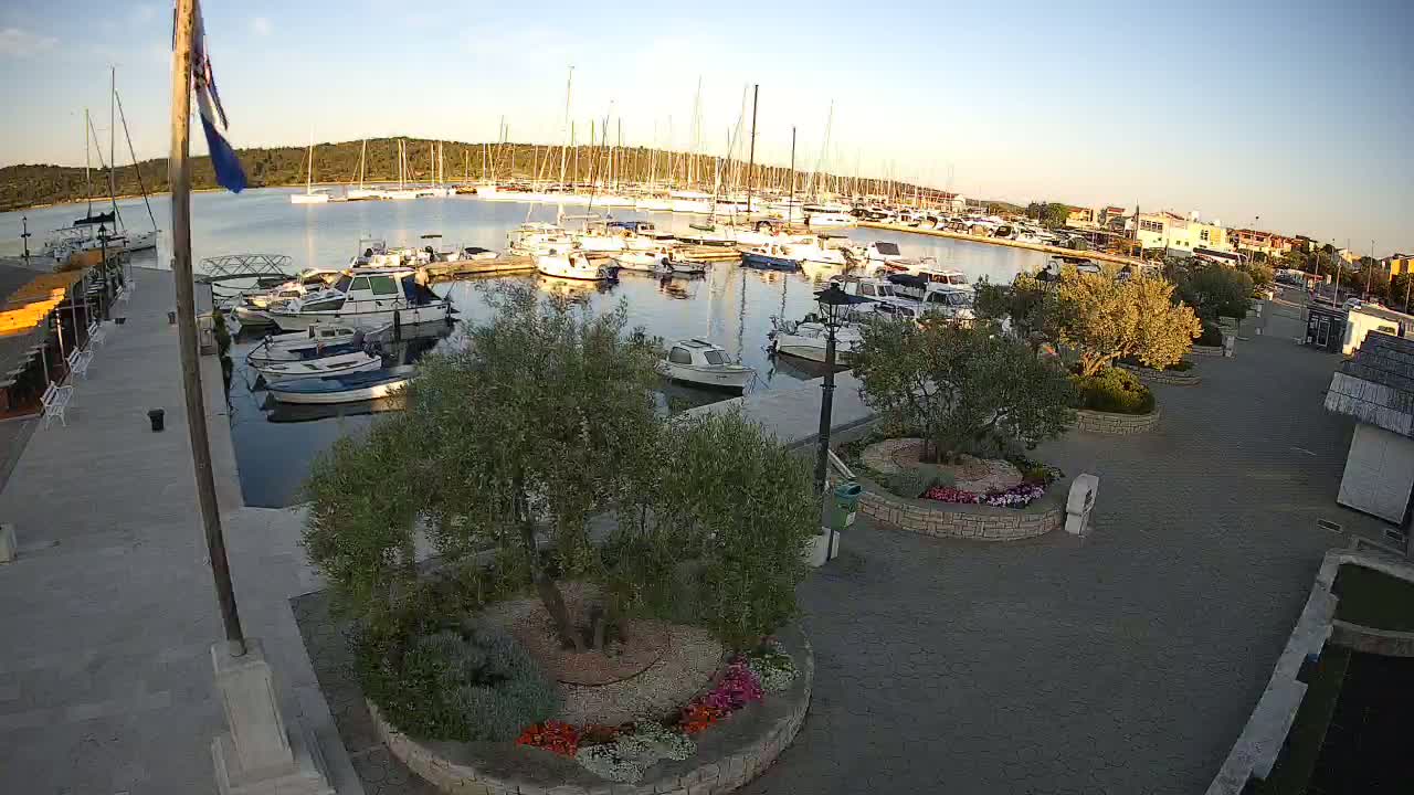 Pirovac Coast & Marine Live Cam - Pirovac, Općina Pirovac, Šibenik-Knin, Croatia