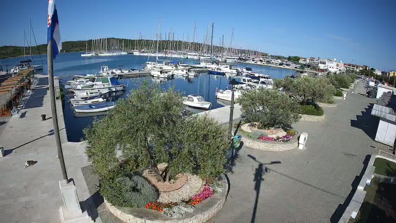 Pirovac Coast & Marine Live Cam - Pirovac, Općina Pirovac, Šibenik-Knin, Croatia