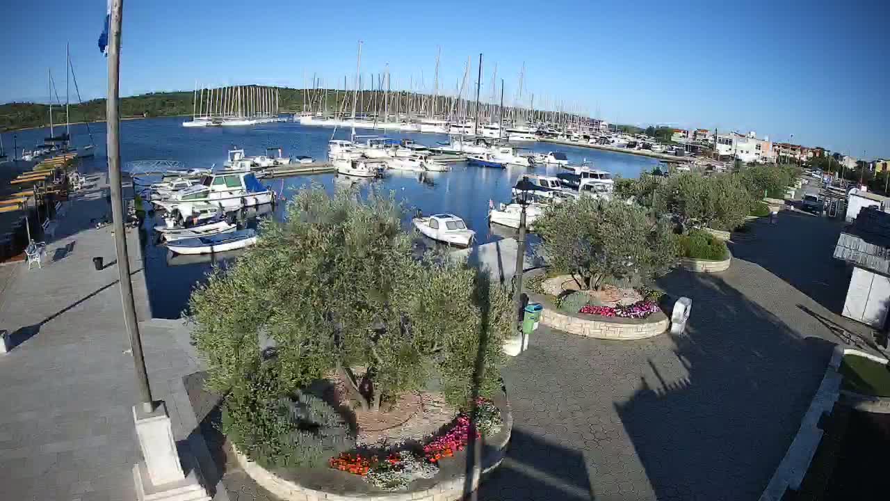 Pirovac Coast & Marine Live Cam - Pirovac, Općina Pirovac, Šibenik-Knin, Croatia