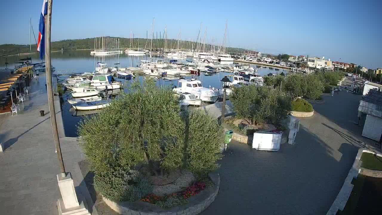 Pirovac Coast & Marine Live Cam - Pirovac, Općina Pirovac, Šibenik-Knin, Croatia