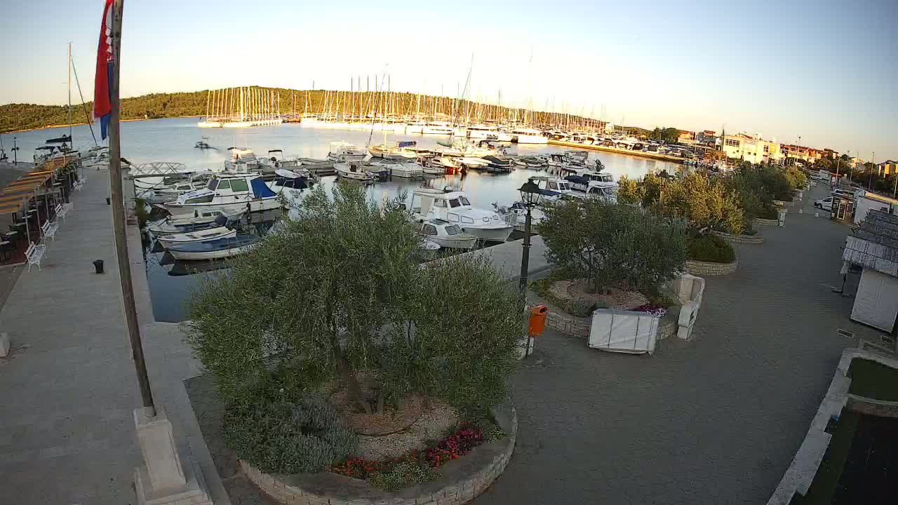 Pirovac Coast & Marine Live Cam - Pirovac, Općina Pirovac, Šibenik-Knin, Croatia