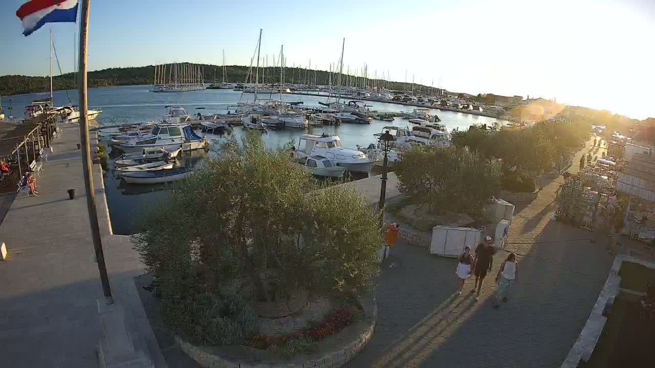 Pirovac Coast & Marine Live Cam - Pirovac, Općina Pirovac, Šibenik-Knin, Croatia
