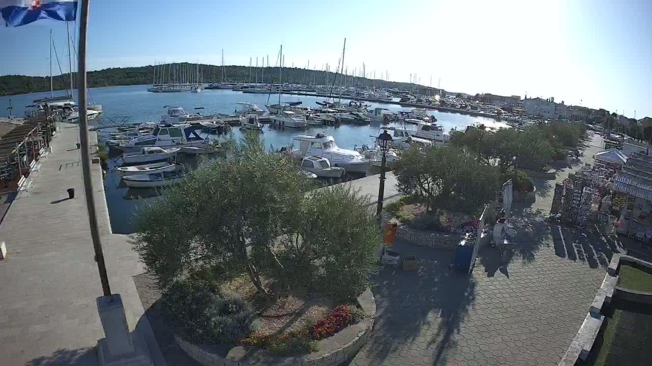 Pirovac Coast & Marine Live Cam - Pirovac, Općina Pirovac, Šibenik-Knin, Croatia