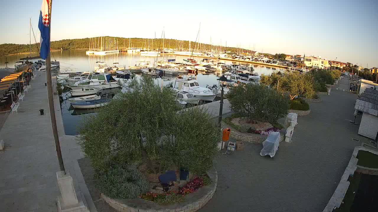 Pirovac Coast & Marine Live Cam - Pirovac, Općina Pirovac, Šibenik-Knin, Croatia