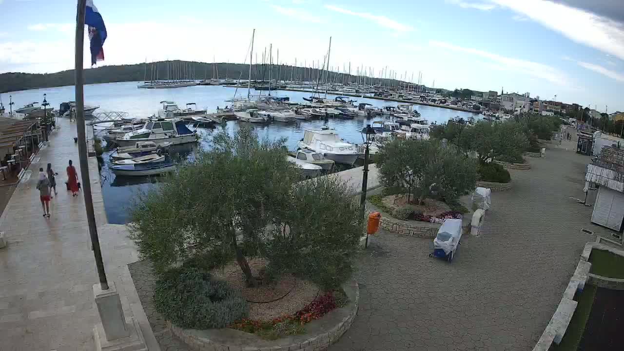 Pirovac Coast & Marine Live Cam - Pirovac, Općina Pirovac, Šibenik-Knin, Croatia