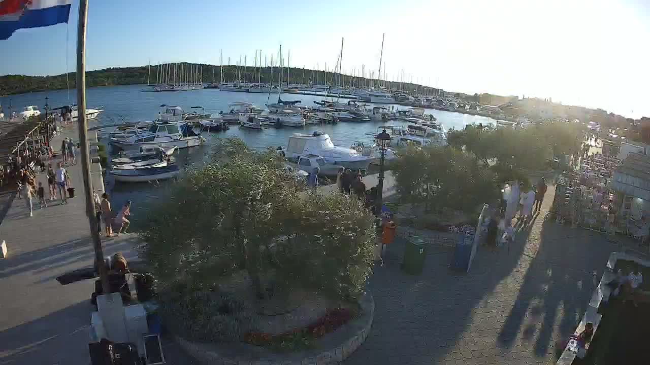 Pirovac Coast & Marine Live Cam - Pirovac, Općina Pirovac, Šibenik-Knin, Croatia