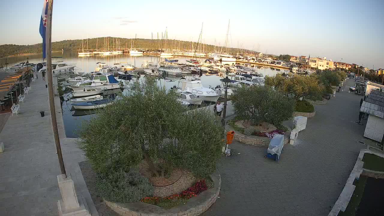 Pirovac Coast & Marine Live Cam - Pirovac, Općina Pirovac, Šibenik-Knin, Croatia