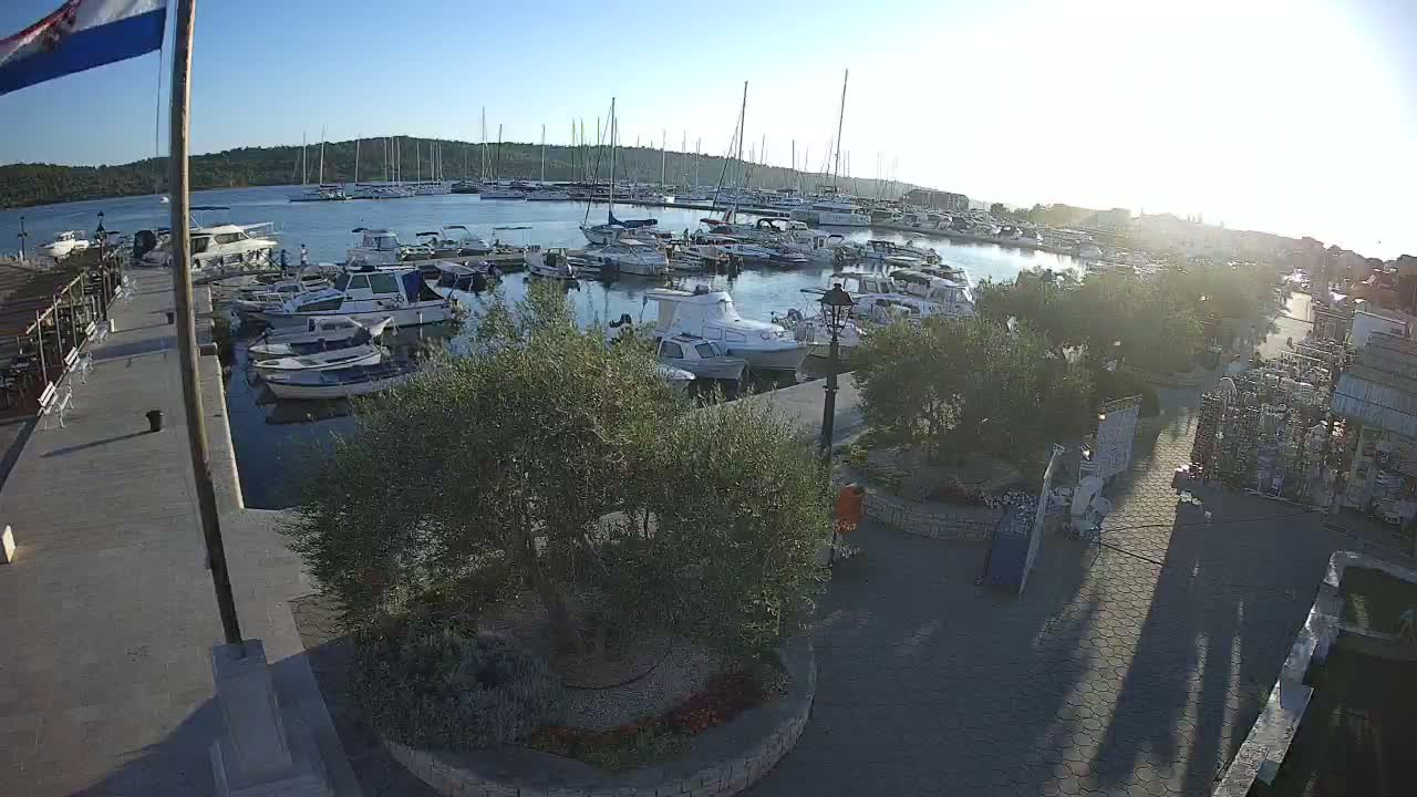 Pirovac Coast & Marine Live Cam - Pirovac, Općina Pirovac, Šibenik-Knin, Croatia