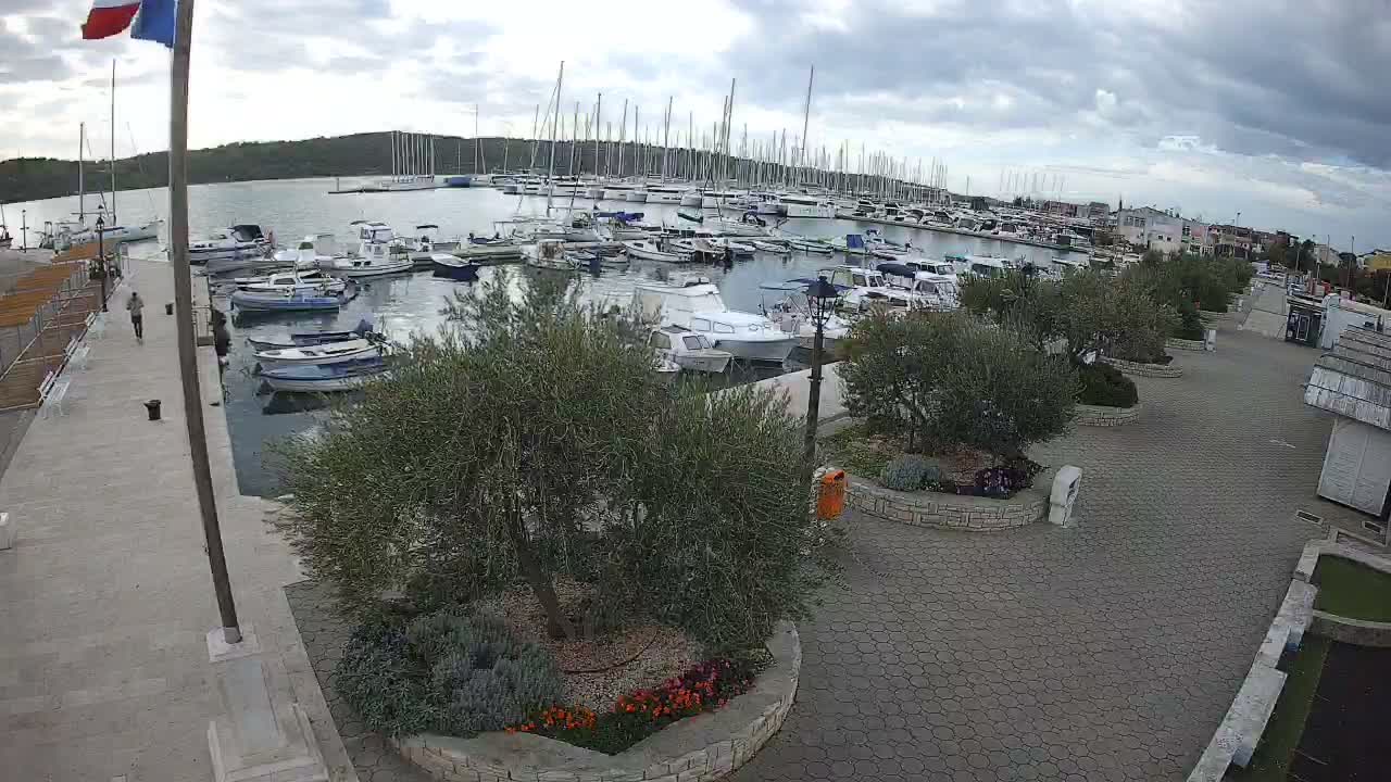 Pirovac Coast & Marine Live Cam - Pirovac, Općina Pirovac, Šibenik-Knin, Croatia