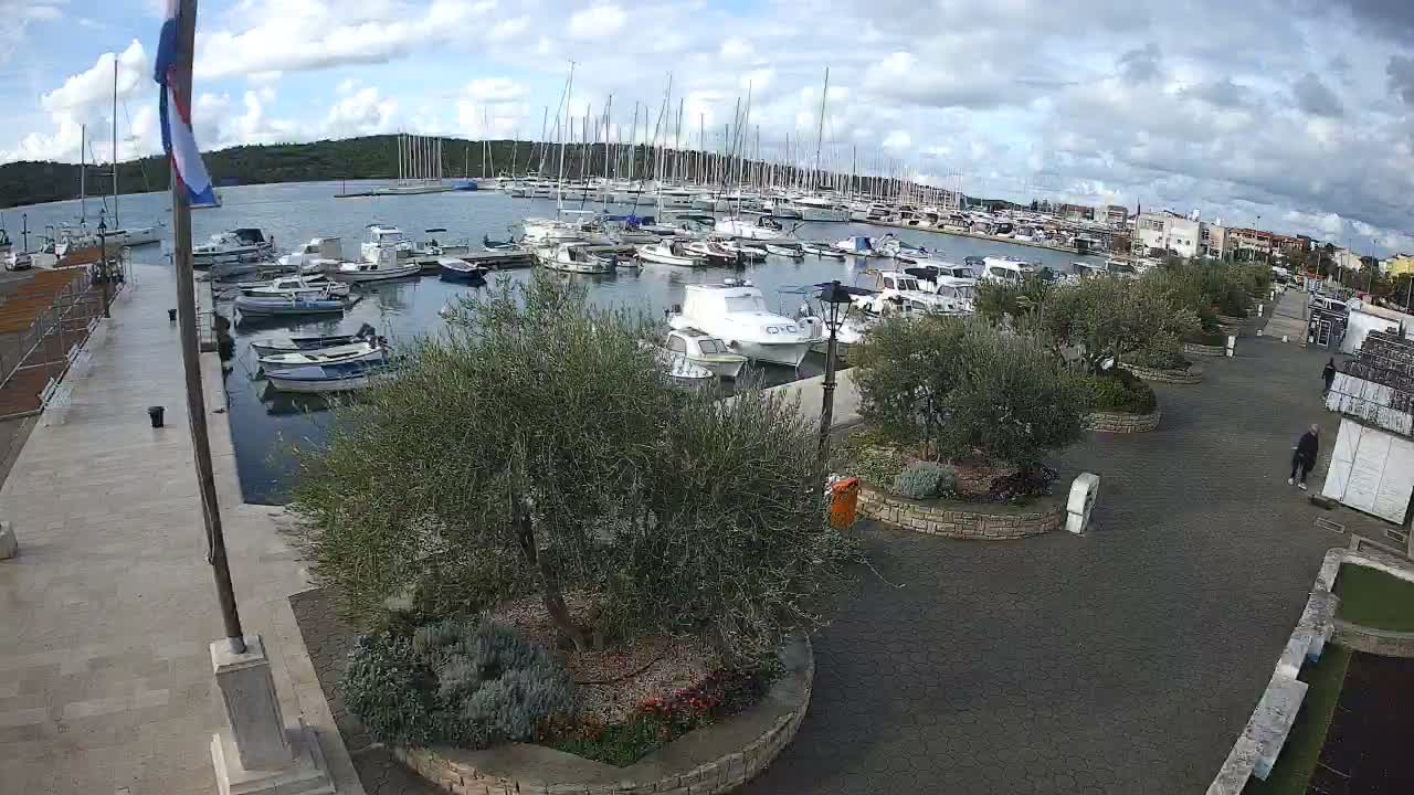 Pirovac Coast & Marine Live Cam - Pirovac, Općina Pirovac, Šibenik-Knin, Croatia