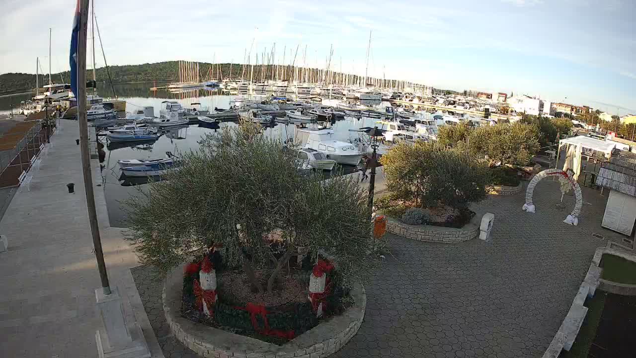 Pirovac Coast & Marine Live Cam - Pirovac, Općina Pirovac, Šibenik-Knin, Croatia