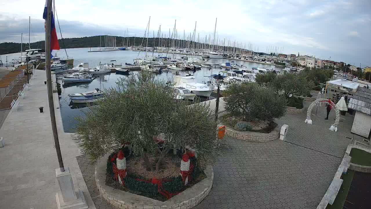 Pirovac Coast & Marine Live Cam - Pirovac, Općina Pirovac, Šibenik-Knin, Croatia