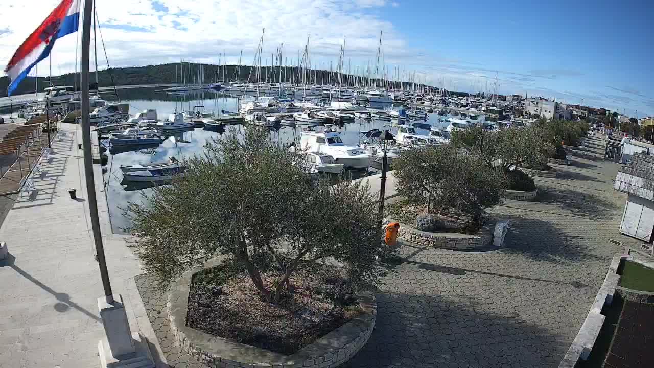 Pirovac Coast & Marine Live Cam - Pirovac, Općina Pirovac, Šibenik-Knin, Croatia