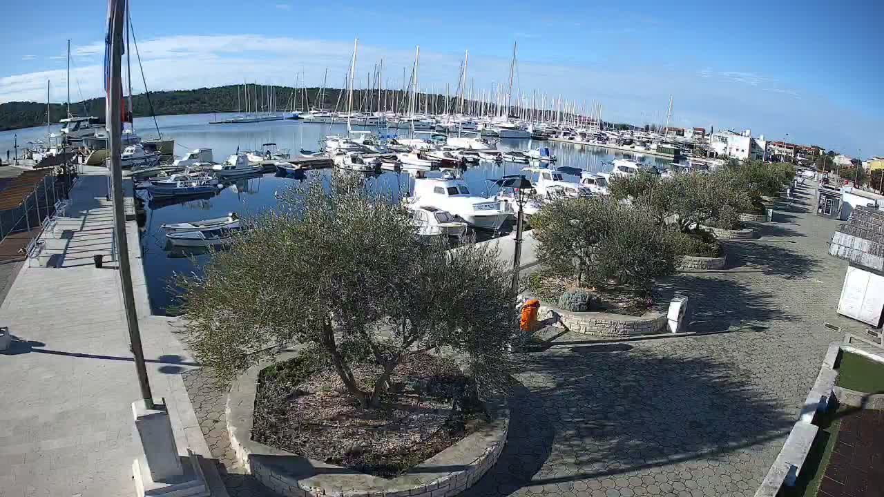 Pirovac Coast & Marine Live Cam - Pirovac, Općina Pirovac, Šibenik-Knin, Croatia