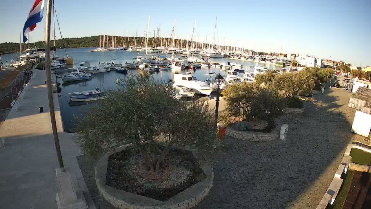 Pirovac Coast & Marine Live Cam - Pirovac, Općina Pirovac, Šibenik-Knin, Croatia