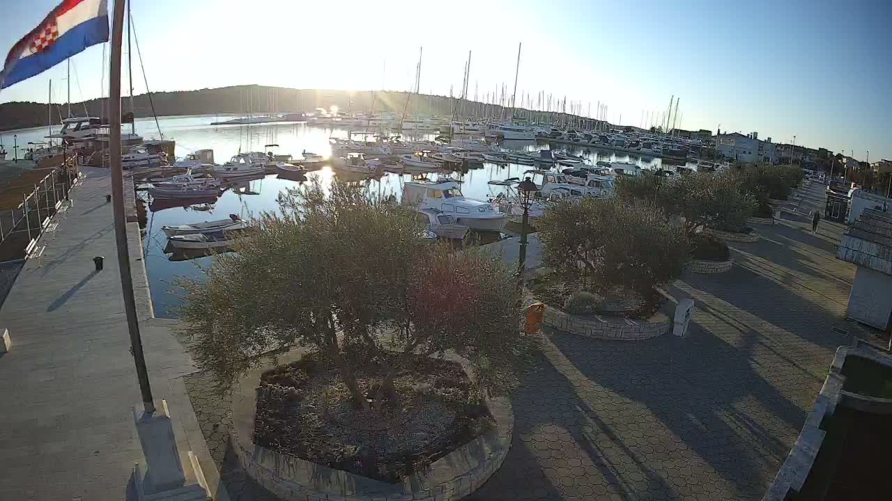 Pirovac Coast & Marine Live Cam - Pirovac, Općina Pirovac, Šibenik-Knin, Croatia