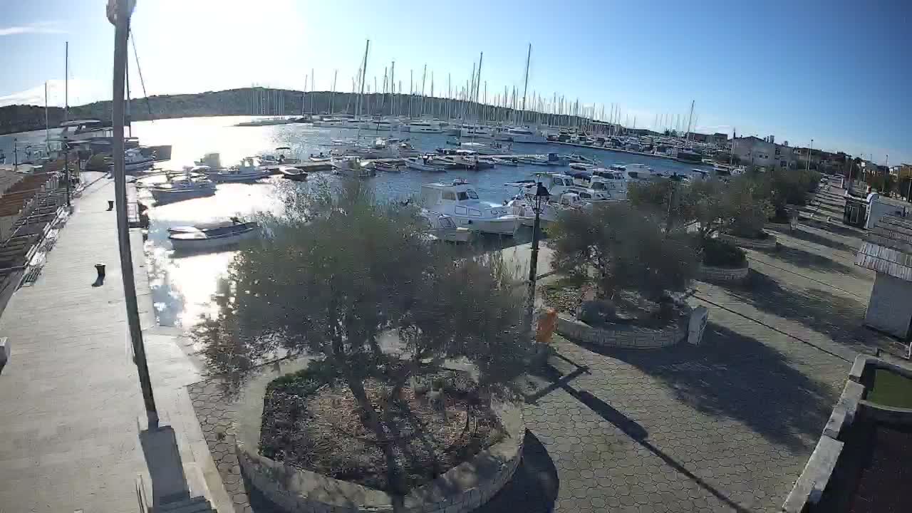 Pirovac Coast & Marine Live Cam - Pirovac, Općina Pirovac, Šibenik-Knin, Croatia