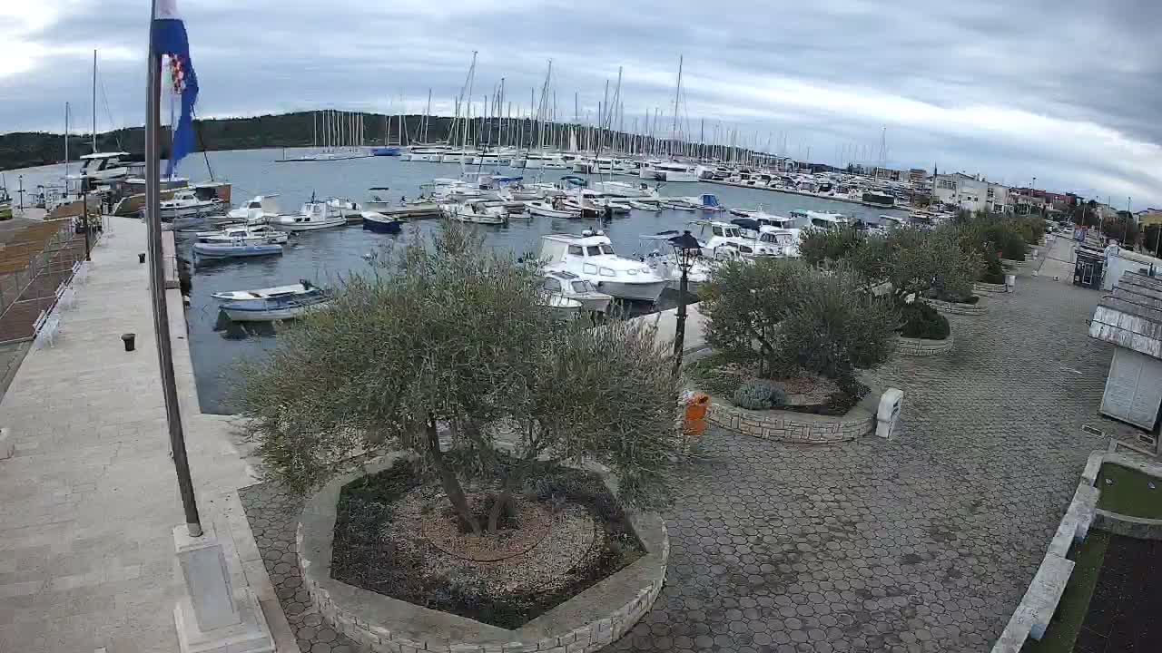 Pirovac Coast & Marine Live Cam - Pirovac, Općina Pirovac, Šibenik-Knin, Croatia