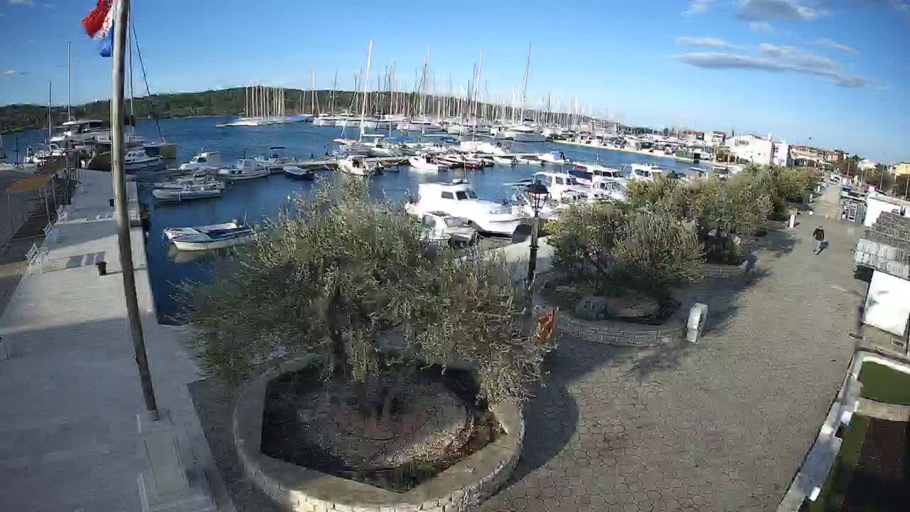 Pirovac Coast & Marine Live Cam - Pirovac, Općina Pirovac, Šibenik-Knin, Croatia