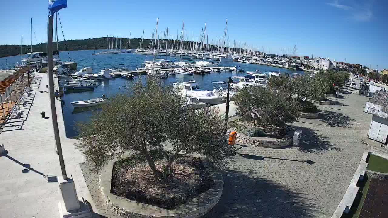 Pirovac Coast & Marine Live Cam - Pirovac, Općina Pirovac, Šibenik-Knin, Croatia