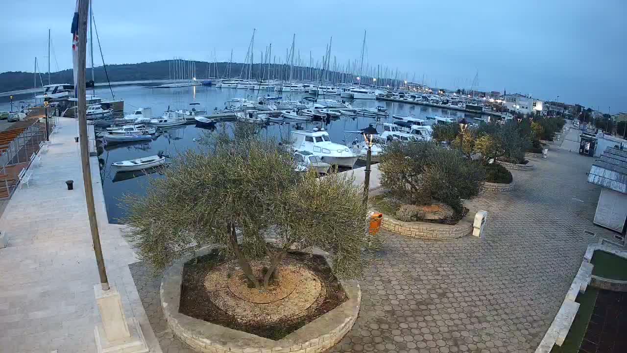 Pirovac Coast & Marine Live Cam - Pirovac, Općina Pirovac, Šibenik-Knin, Croatia