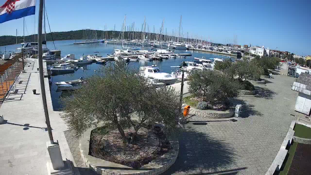 Pirovac Coast & Marine Live Cam - Pirovac, Općina Pirovac, Šibenik-Knin, Croatia