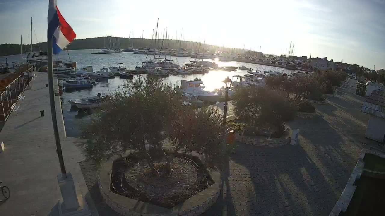 Pirovac Coast & Marine Live Cam - Pirovac, Općina Pirovac, Šibenik-Knin, Croatia