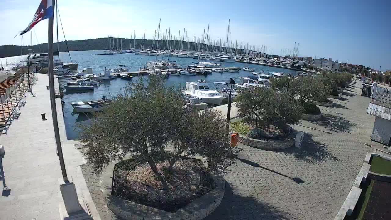 Pirovac Coast & Marine Live Cam - Pirovac, Općina Pirovac, Šibenik-Knin, Croatia