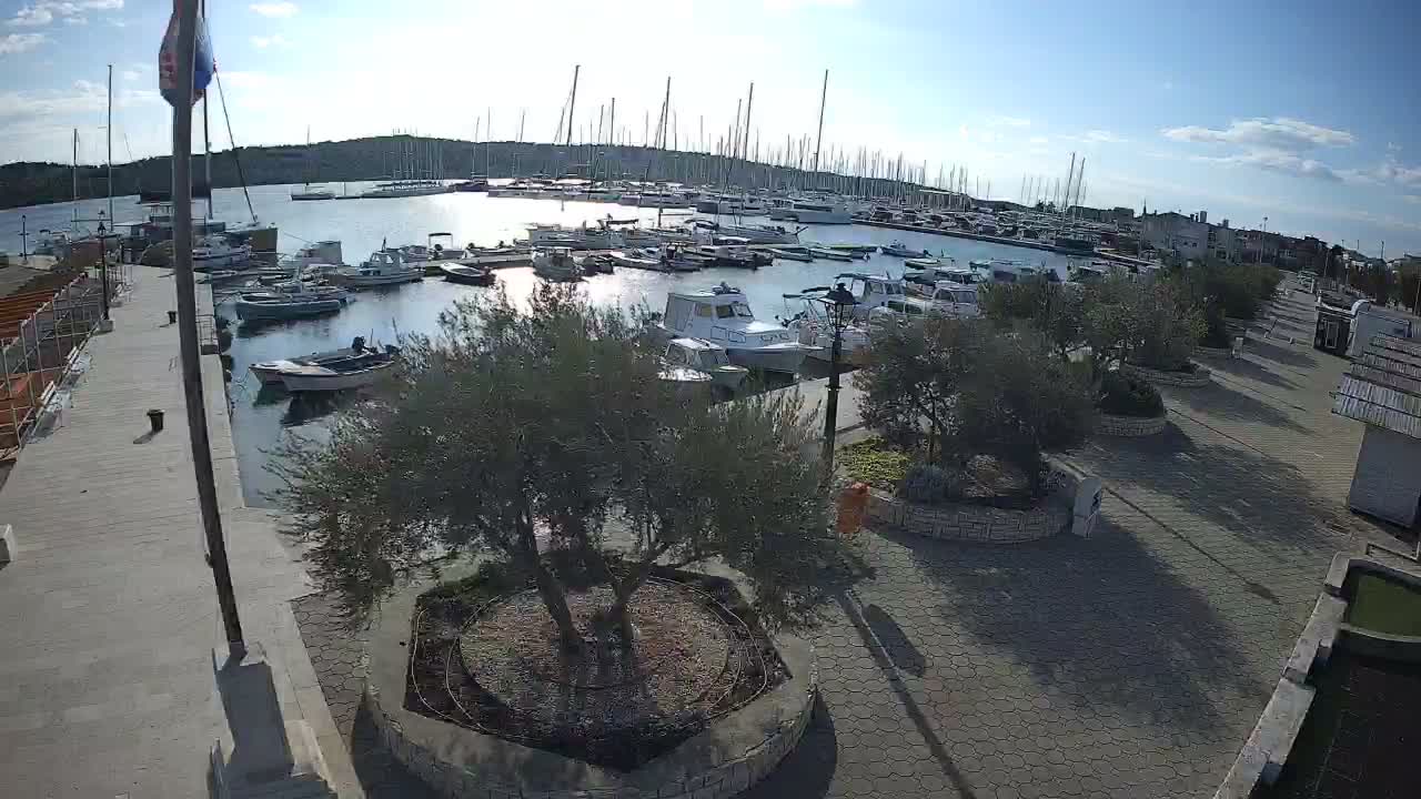 Pirovac Coast & Marine Live Cam - Pirovac, Općina Pirovac, Šibenik-Knin, Croatia