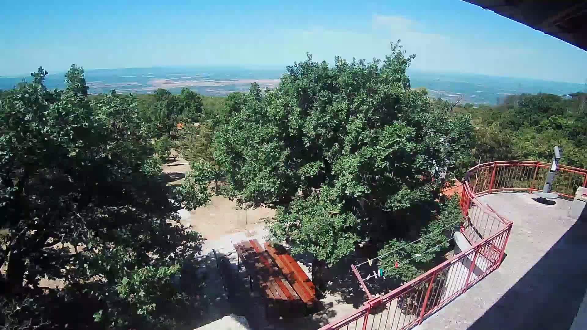 Promina Mountain (855m) Observation Deck Live Cam - Siverić, Grad Drnis, Šibenik-Knin, Croatia