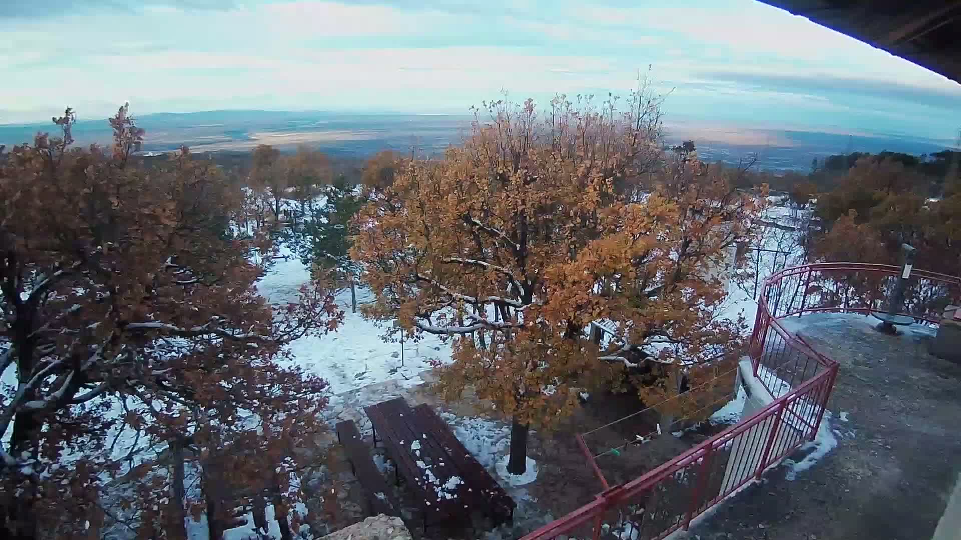 Promina Mountain (855m) Observation Deck Live Cam - Siverić, Grad Drnis, Šibenik-Knin, Croatia
