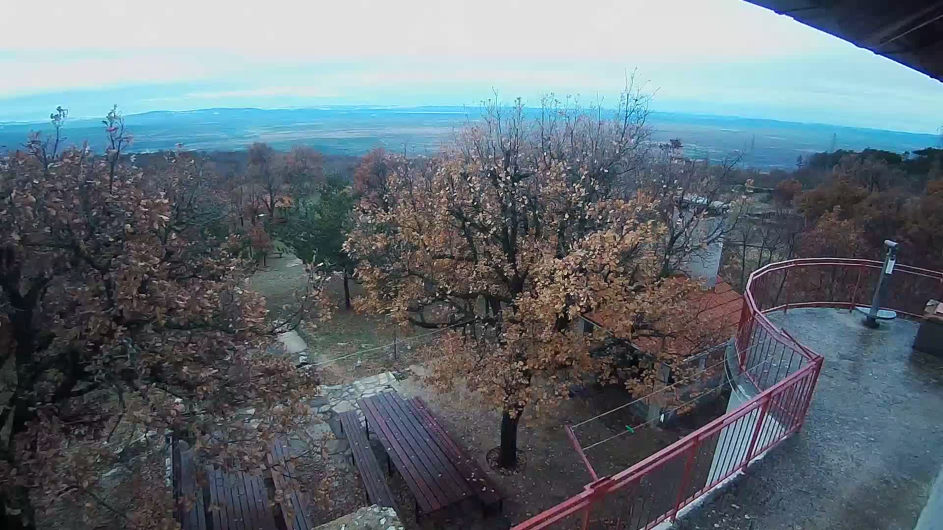 Promina Mountain (855m) Observation Deck Live Cam - Siverić, Grad Drnis, Šibenik-Knin, Croatia