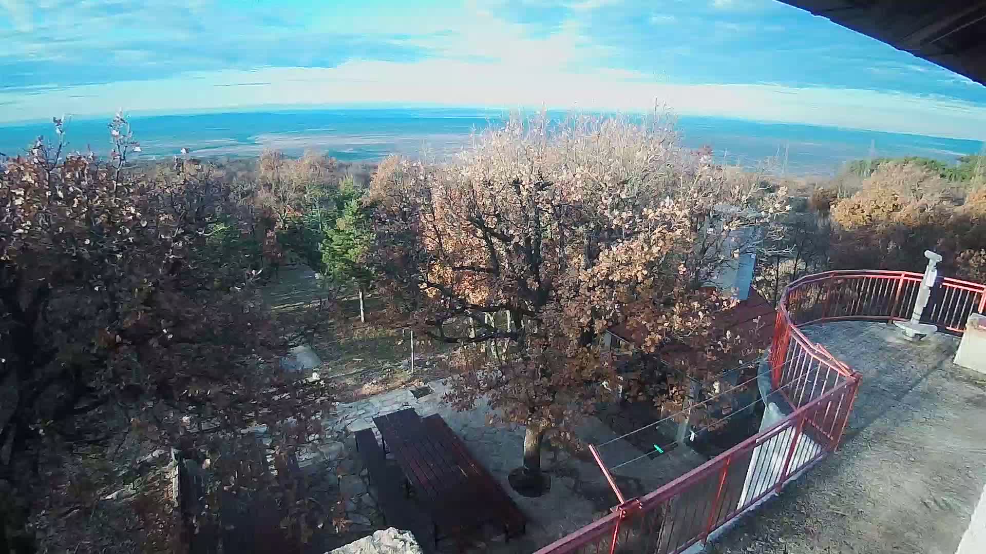 Promina Mountain (855m) Observation Deck Live Cam - Siverić, Grad Drnis, Šibenik-Knin, Croatia
