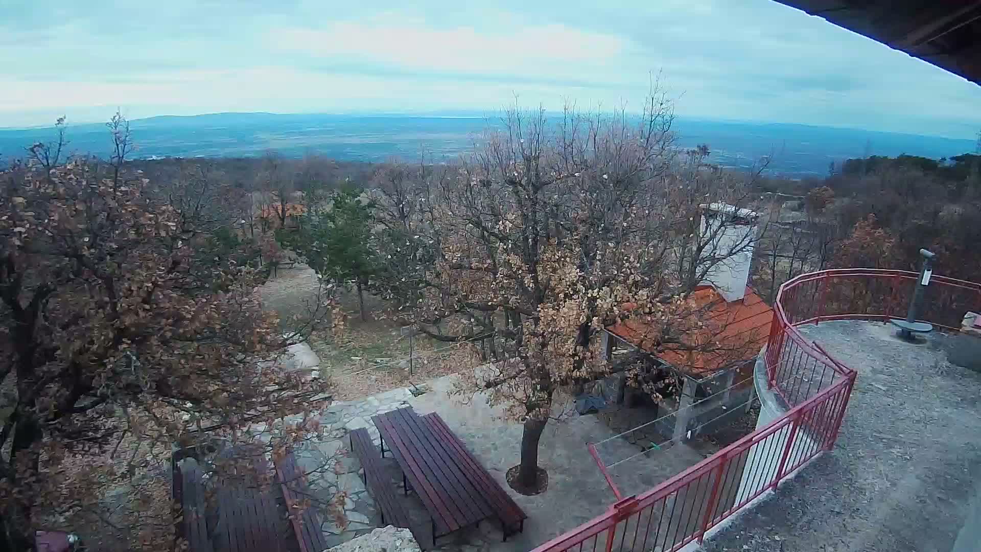 Promina Mountain (855m) Observation Deck Live Cam - Siverić, Grad Drnis, Šibenik-Knin, Croatia