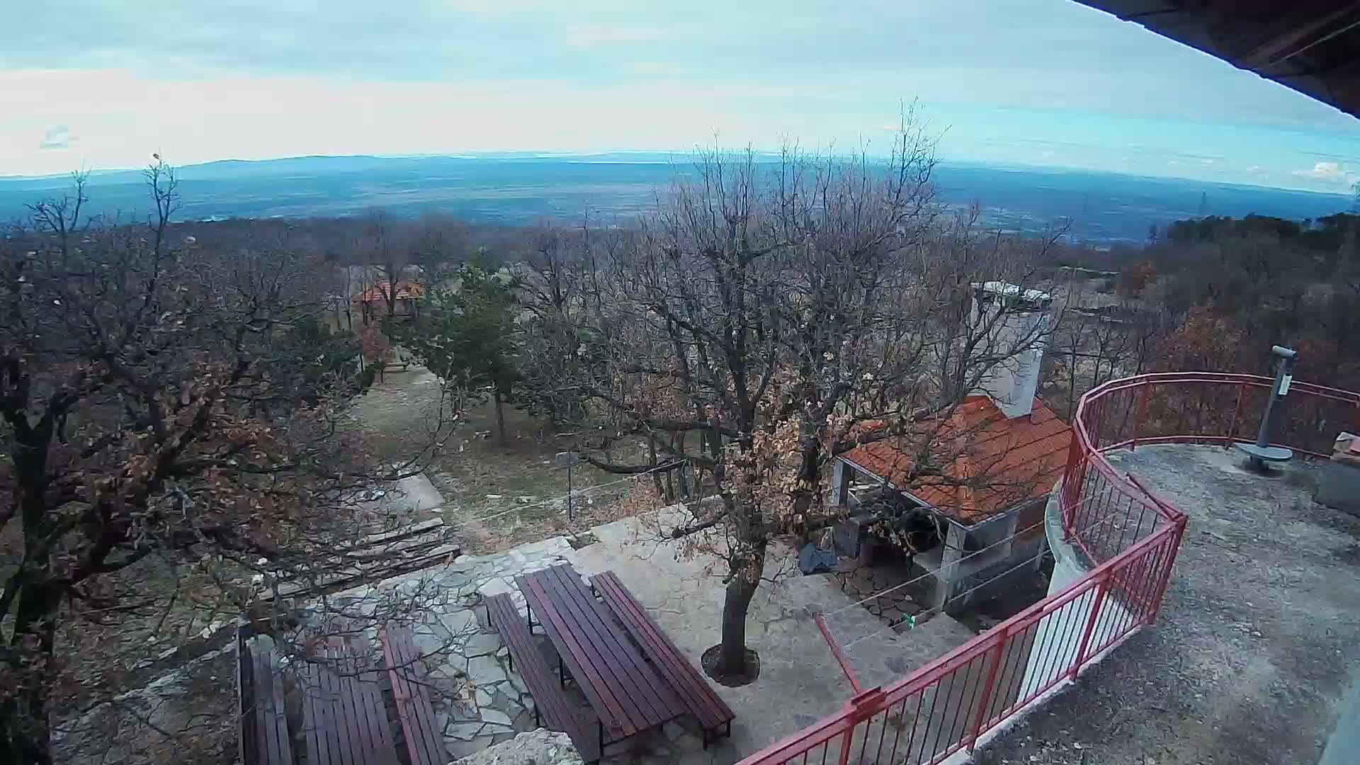 Promina Mountain (855m) Observation Deck Live Cam - Siverić, Grad Drnis, Šibenik-Knin, Croatia