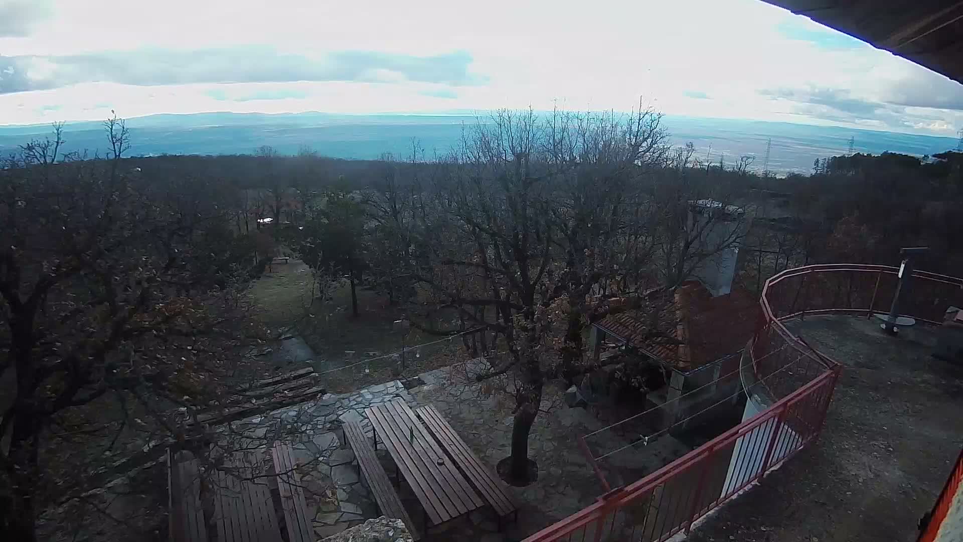 Promina Mountain (855m) Observation Deck Live Cam - Siverić, Grad Drnis, Šibenik-Knin, Croatia