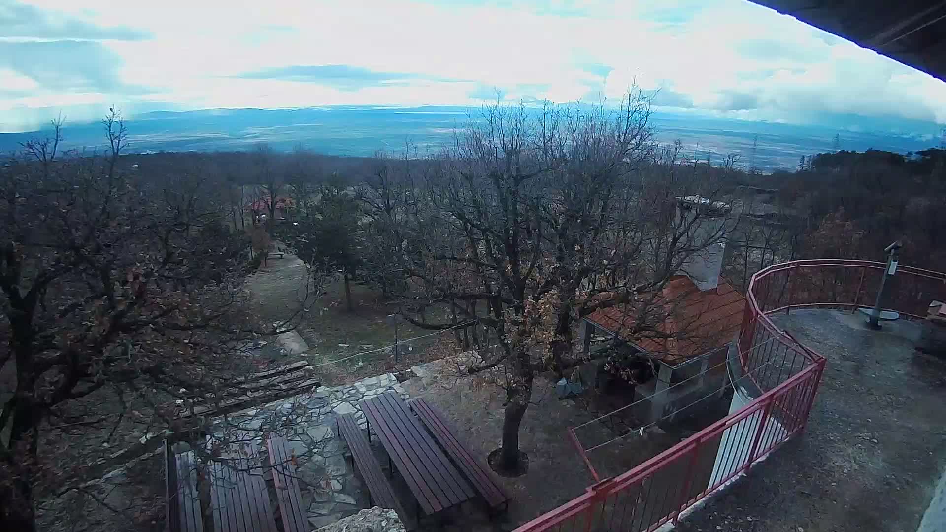 Promina Mountain (855m) Observation Deck Live Cam - Siverić, Grad Drnis, Šibenik-Knin, Croatia