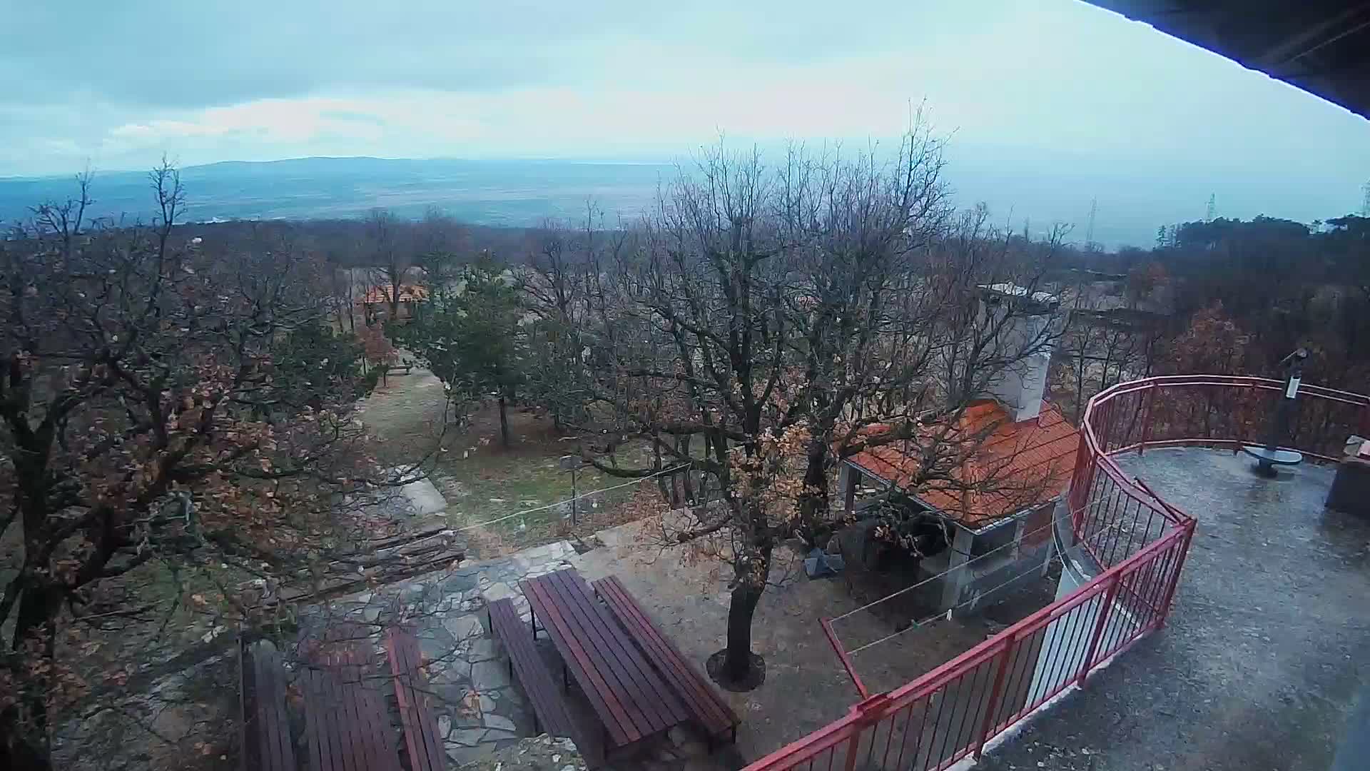 Promina Mountain (855m) Observation Deck Live Cam - Siverić, Grad Drnis, Šibenik-Knin, Croatia