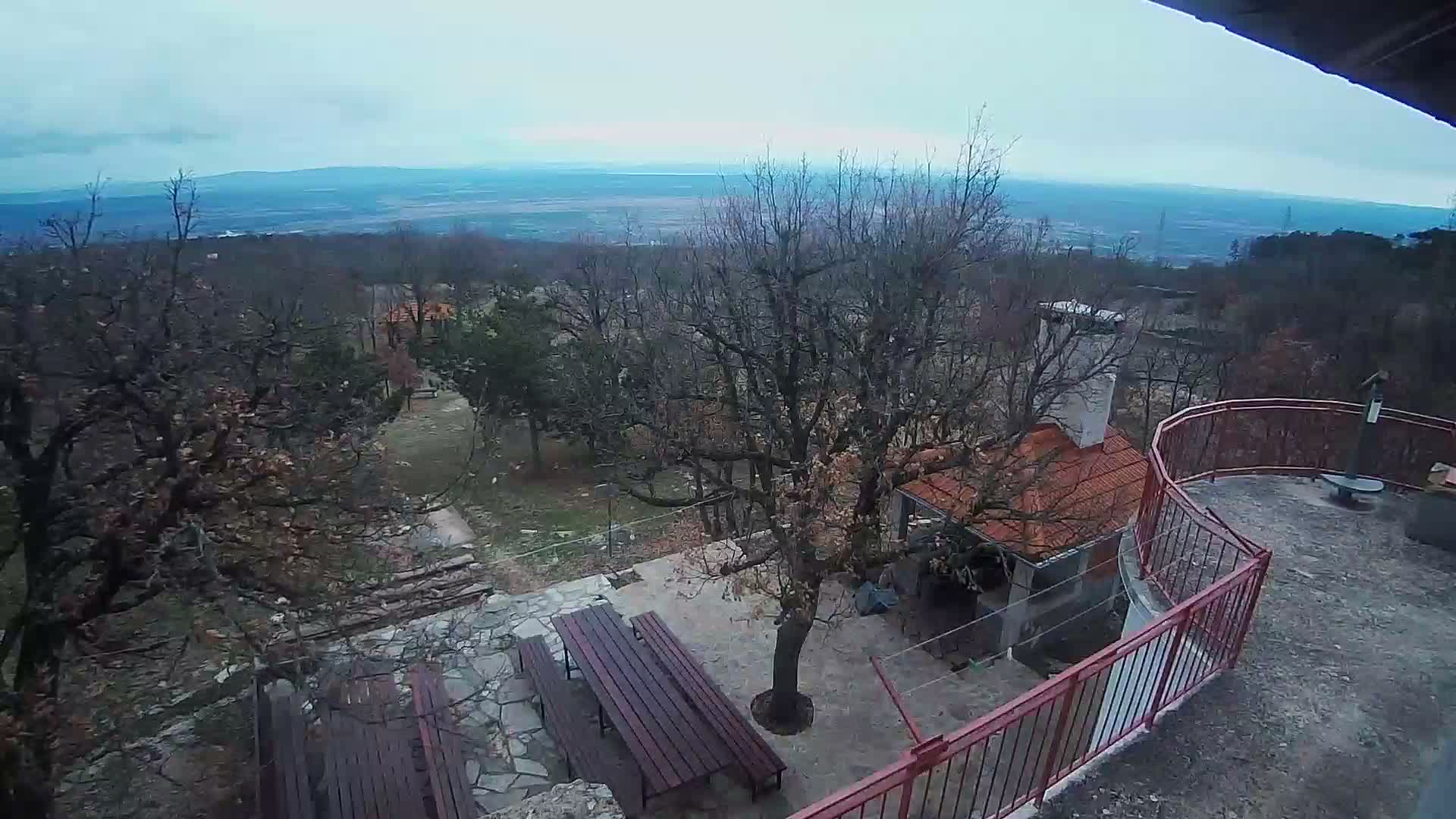 Promina Mountain (855m) Observation Deck Live Cam - Siverić, Grad Drnis, Šibenik-Knin, Croatia