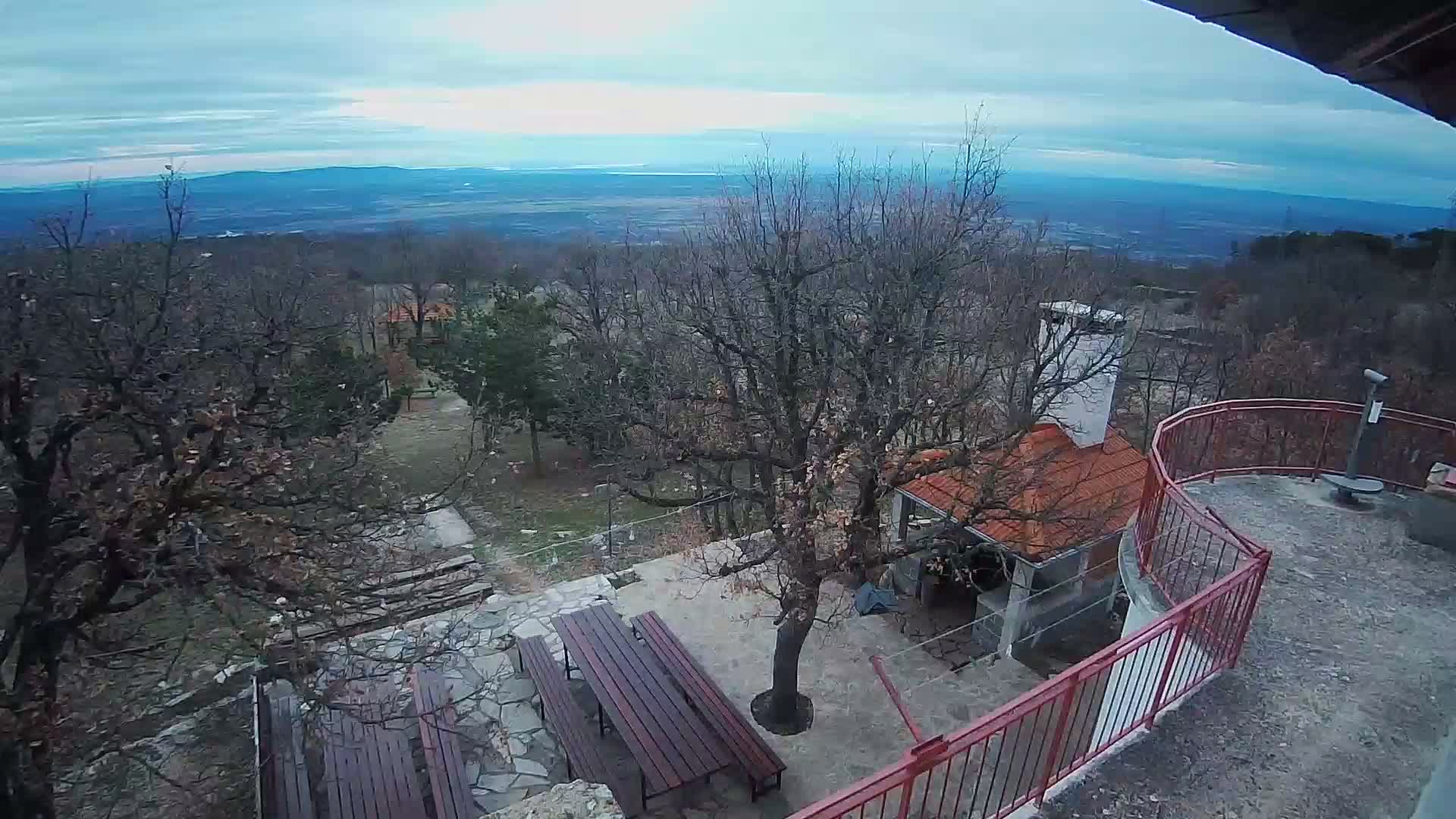 Promina Mountain (855m) Observation Deck Live Cam - Siverić, Grad Drnis, Šibenik-Knin, Croatia