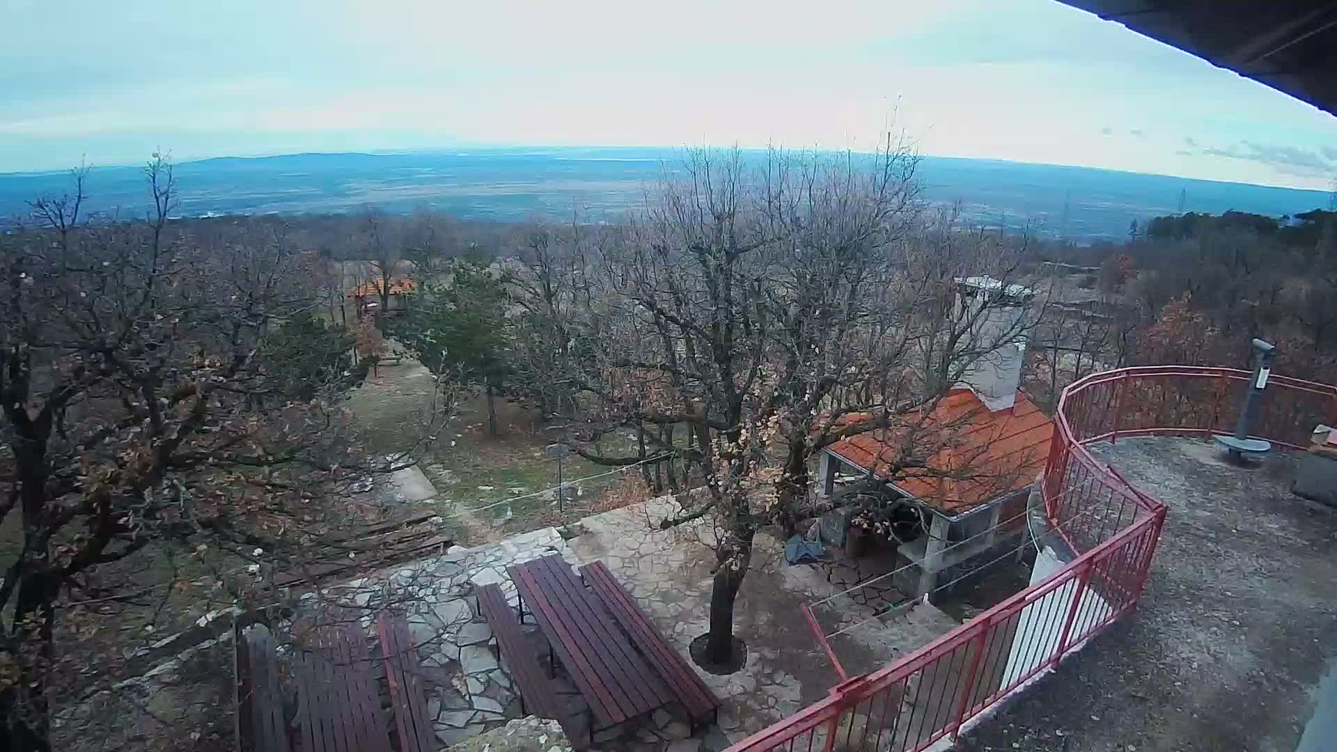 Promina Mountain (855m) Observation Deck Live Cam - Siverić, Grad Drnis, Šibenik-Knin, Croatia