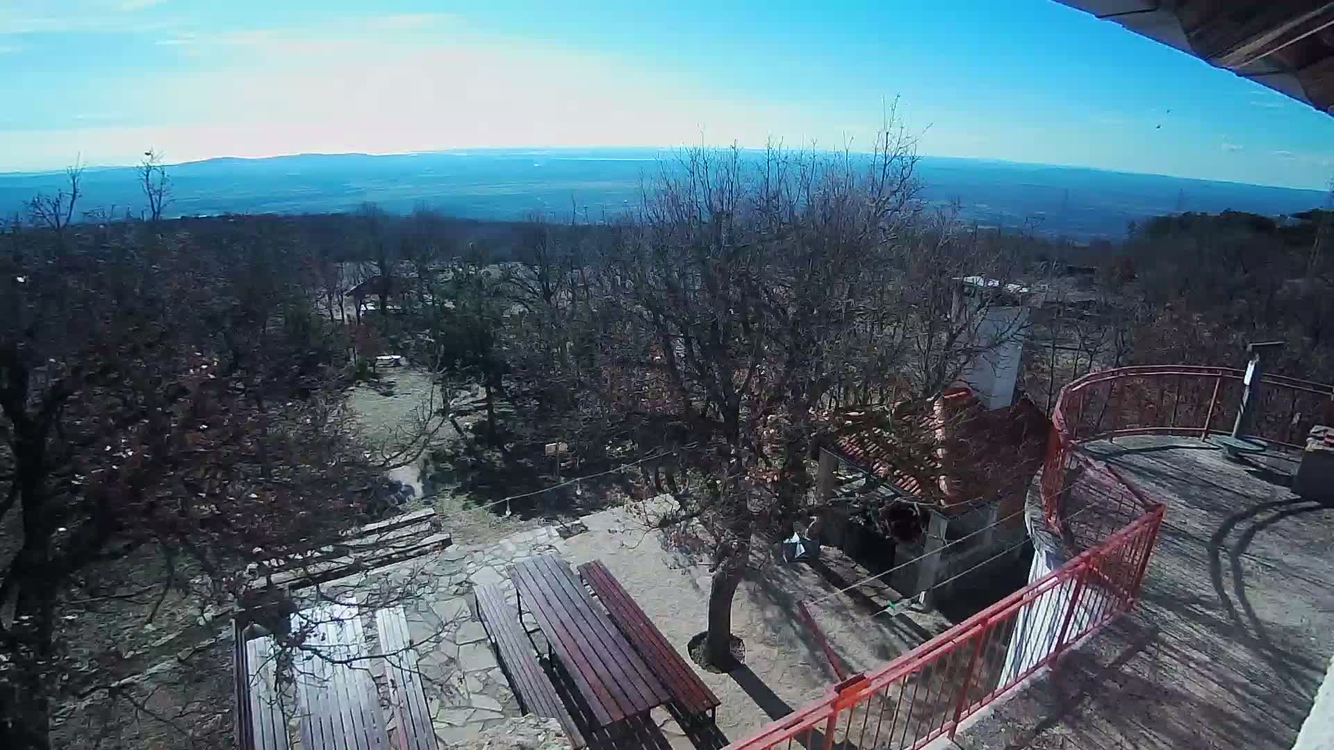 Promina Mountain (855m) Observation Deck Live Cam - Siverić, Grad Drnis, Šibenik-Knin, Croatia