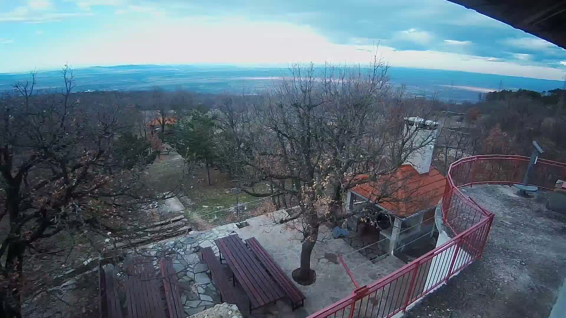 Promina Mountain (855m) Observation Deck Live Cam - Siverić, Grad Drnis, Šibenik-Knin, Croatia