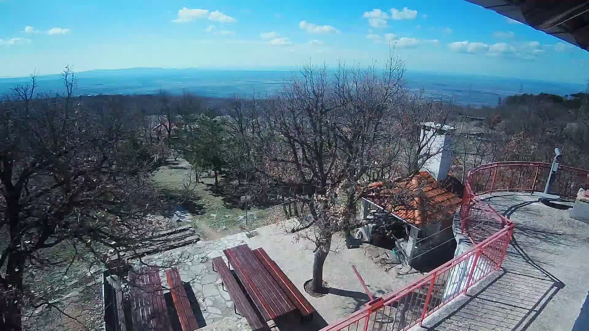 Promina Mountain (855m) Observation Deck Live Cam - Siverić, Grad Drnis, Šibenik-Knin, Croatia