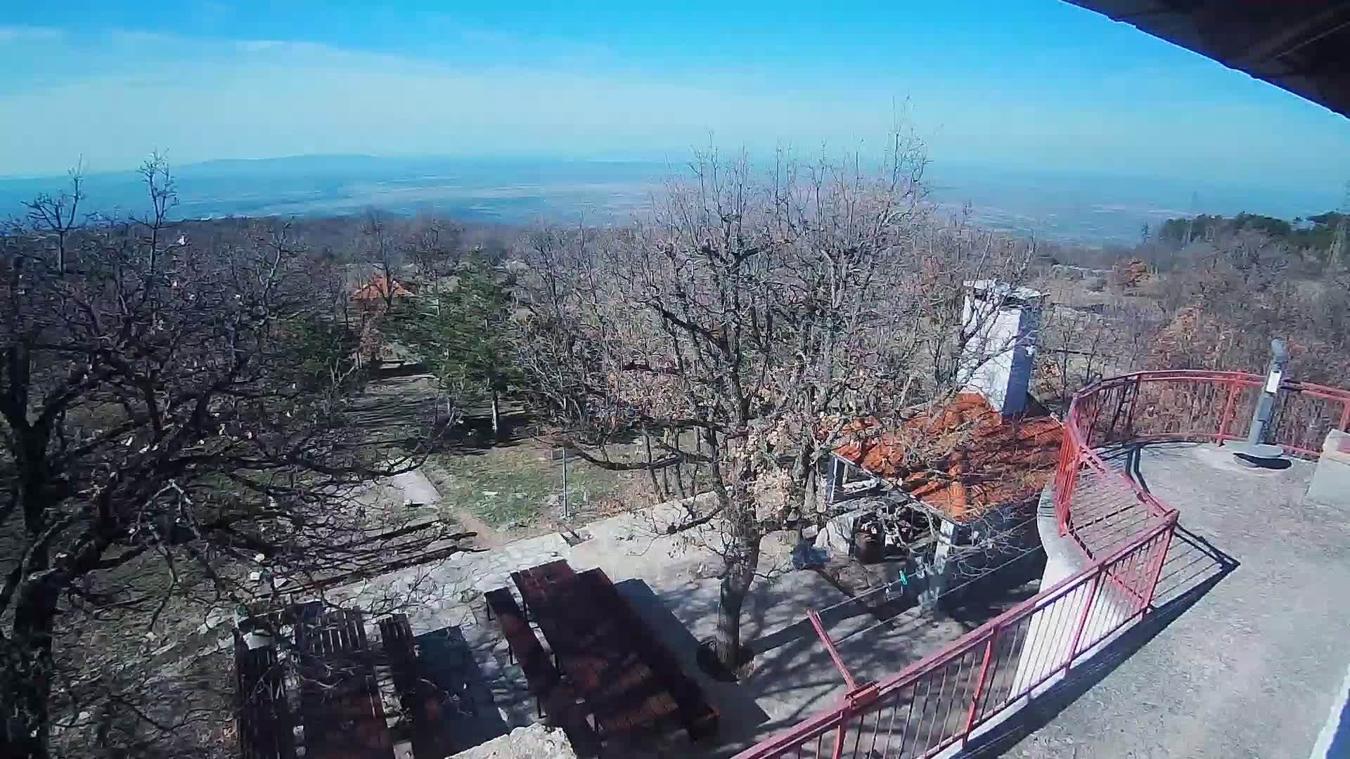 Promina Mountain (855m) Observation Deck Live Cam - Siverić, Grad Drnis, Šibenik-Knin, Croatia