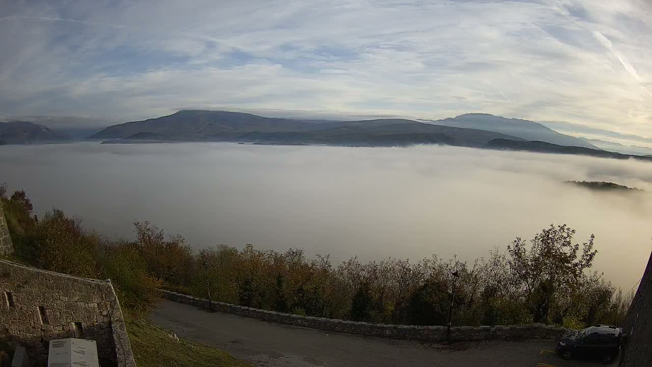 Knin  Skyline from Knin Castle Live Cam - Knin, Šibenik-Knin, Croatia