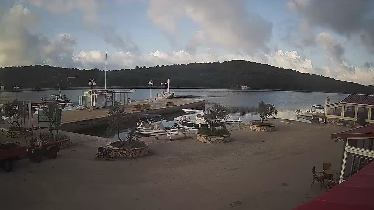 Otok Kaprije Island Village & Marine Live Cam - Karprije, Otok Kaprije, Šibenik-Knin, Croatia
