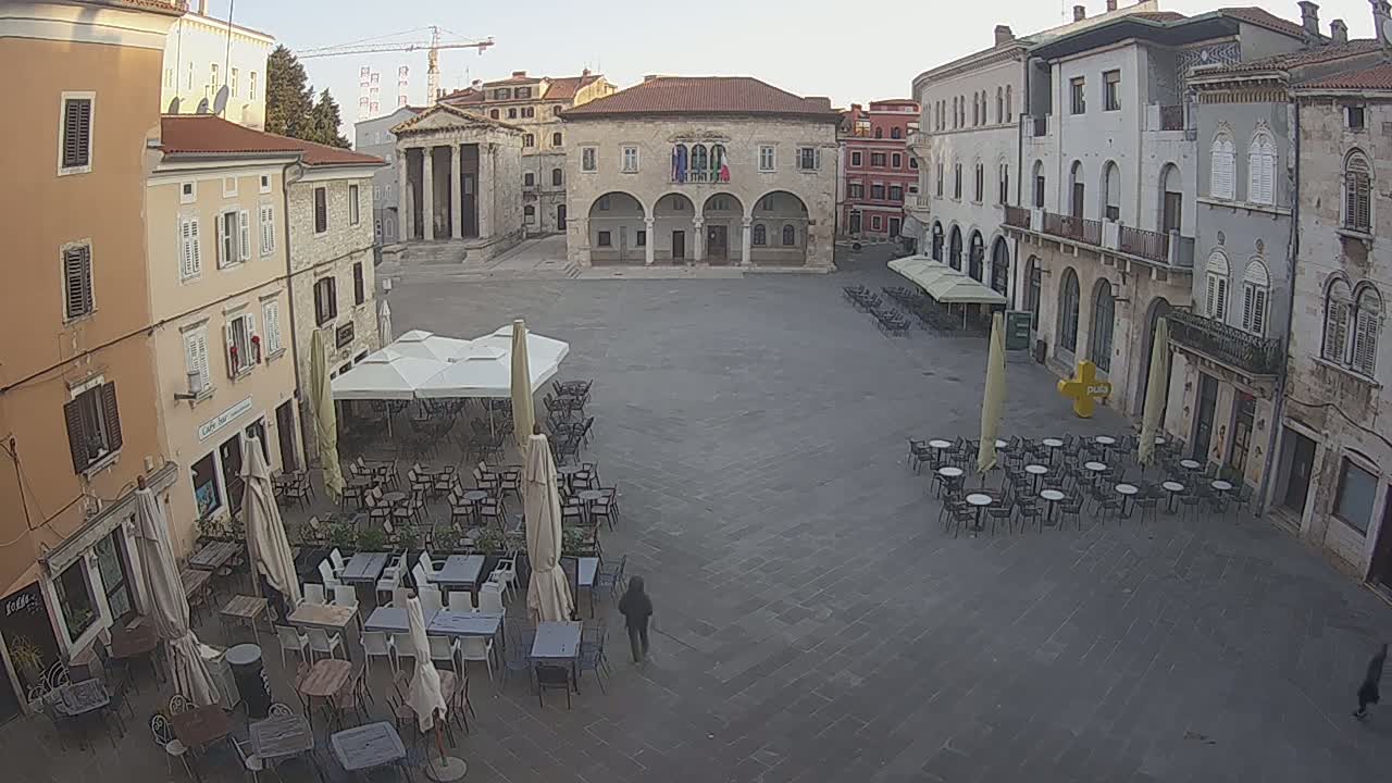 Pula, Trg Forum Square Live Cam - Arena, Pula, Istria, Croatia