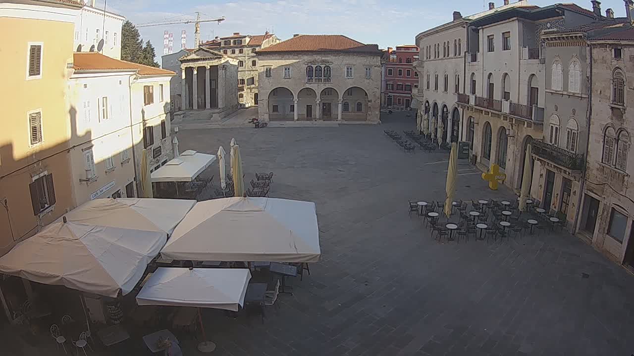 Pula, Trg Forum Square Live Cam - Arena, Pula, Istria, Croatia