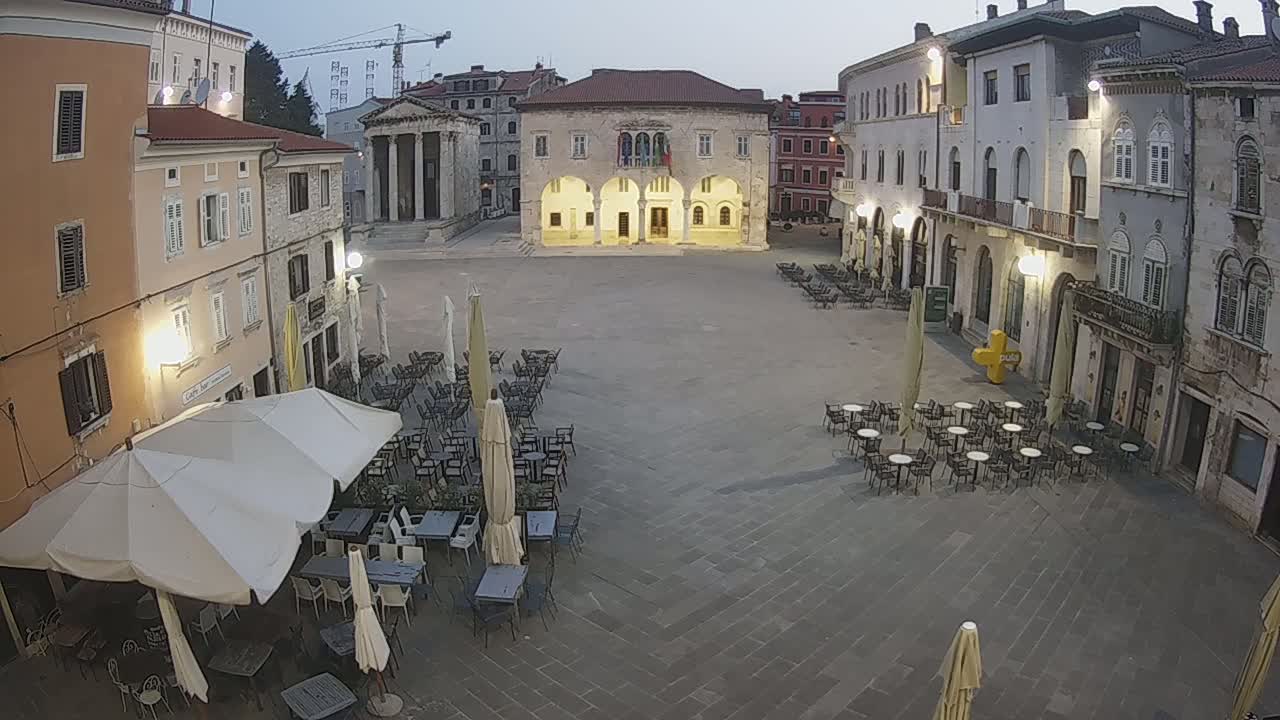Pula, Trg Forum Square Live Cam - Arena, Pula, Istria, Croatia